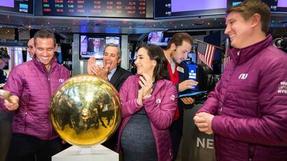 Fundadores de Nubank en su salida a bolsa; Junqueira en el centro