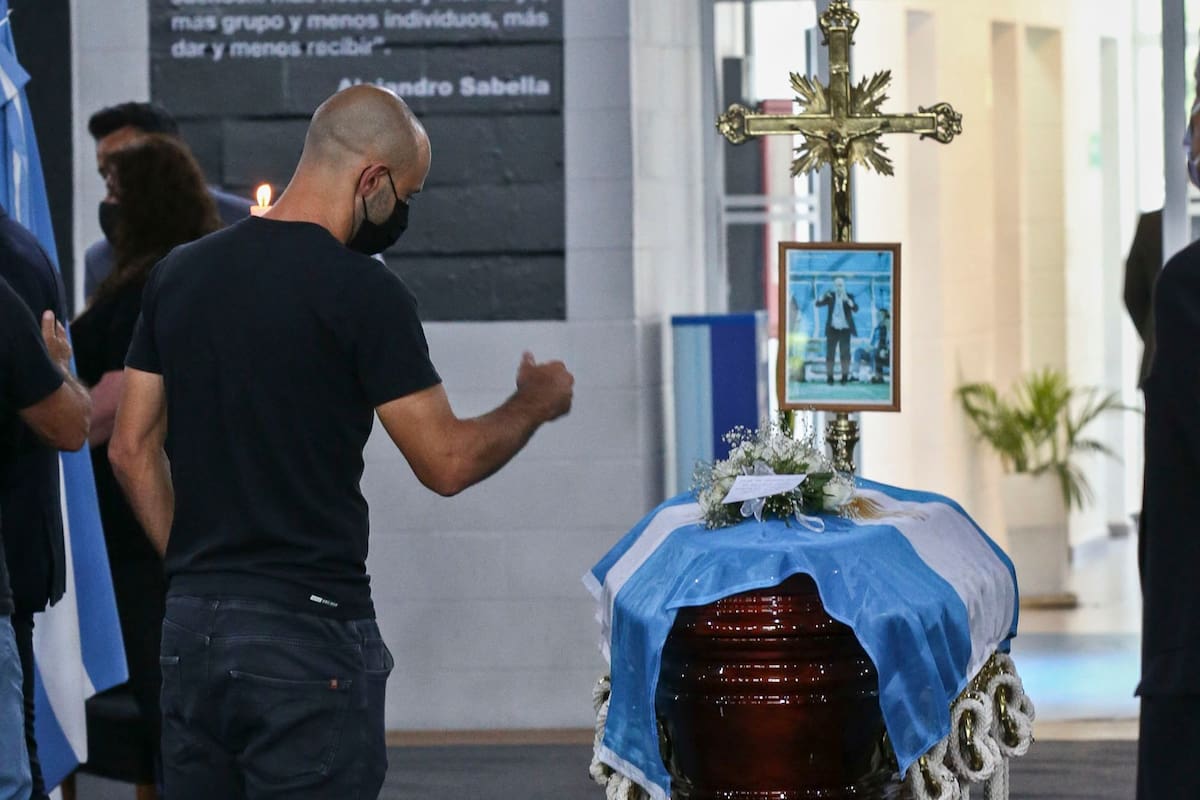 Funeral de Alejandro Sabela en el predio de AFA en Ezeiza. Javier Mascherano