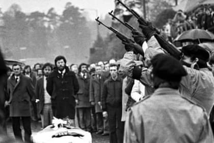 Unas 100.000 personas asistieron al funeral de Bobby Sands