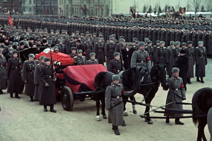 Funeral de Estado narra las exequias de Stalin con filmaciones que habían quedado olvidadas en archivos