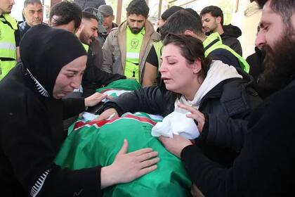 Funeral en Líbano por una víctima de un bombardeo israelí