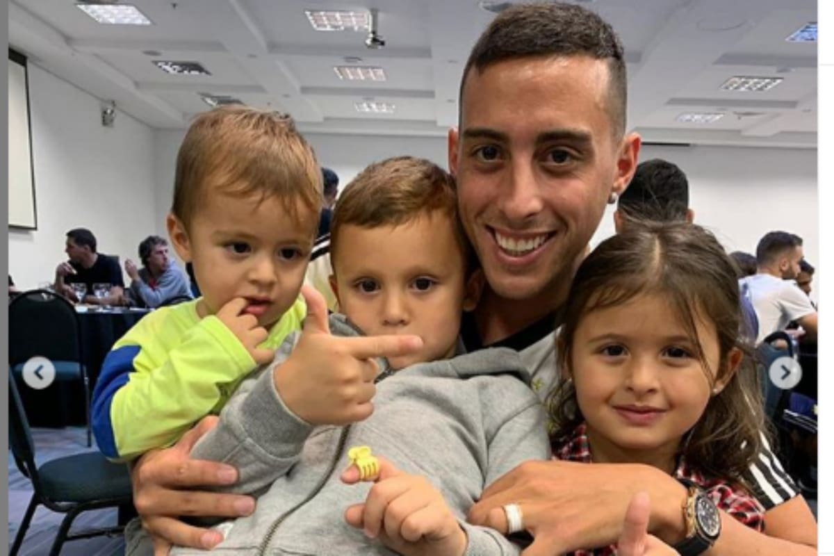 Funes Mori junto a sus hijos