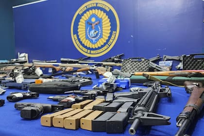 Fusiles fueron decomisados en los allanamientos ordenados en abril pasado