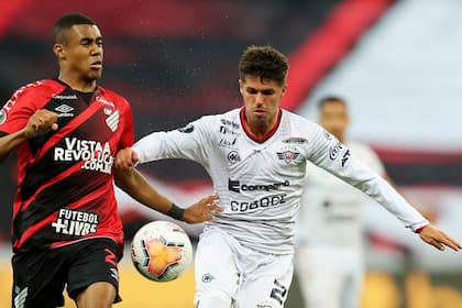 Athletico Paranaense-Jorge Wilstermann: Patricio Rodriguez, en acción