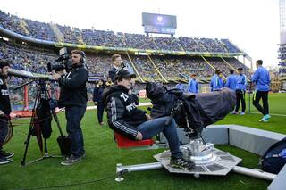 Fútbol y TV. La Justicia emparcha, pero el partido está lejos del final