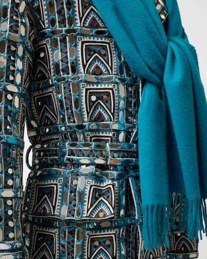 Gabardina para hombre con bordado de espejo de Burberry, de la colección otoño-invierno 2015