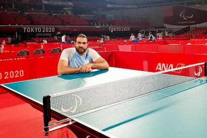 Gabriel Copola, múltiple campeón de tenis de mesa adaptado, se dispone a dejarlo todo en los octavos de final