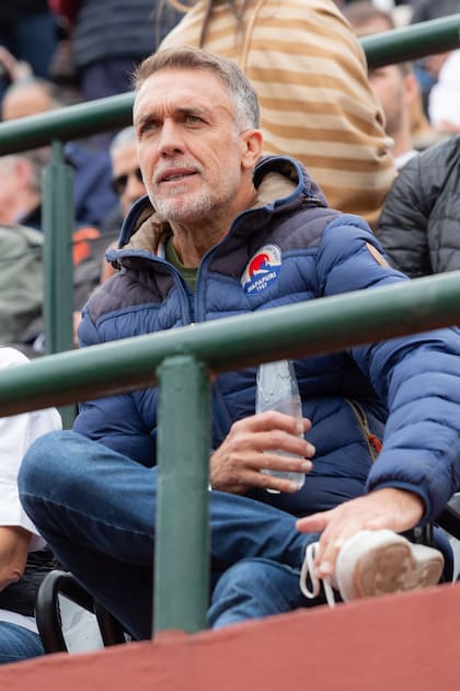 Gabriel Batistuta, muy compenetrado.