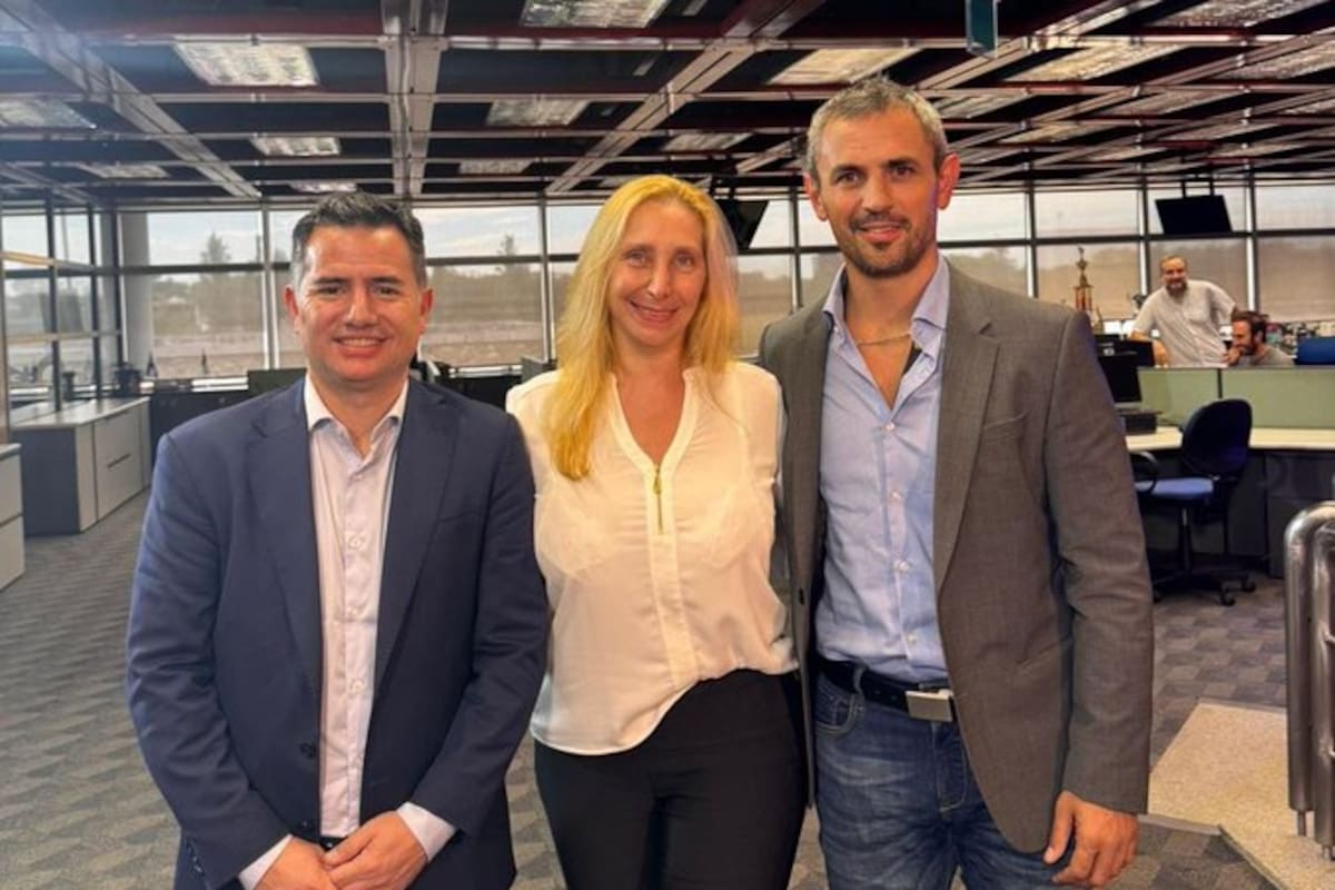 Gabriel Bornoroni, junto a Karina Milei y Martín Menem, en Córdoba
