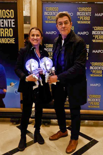 Gabriel Corrado junto a su esposa, Constanza Feraud, antes de disfrutar de la función
