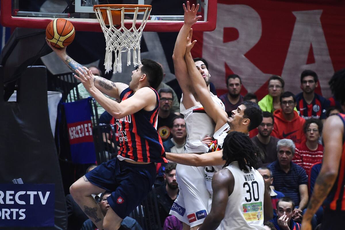 Gabriel Deck, con 13 puntos, fue una pieza clave en la victoria del 5 partido de la final de la Liga Nacional
