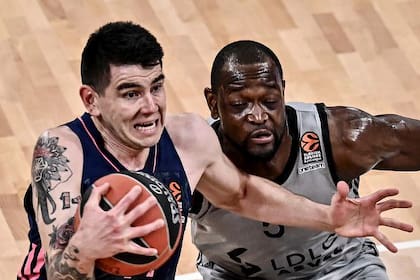 Gabriel Deck, con la camiseta de Real Madrid, en un partido contra Lyon-Villeurbanne, de Francia