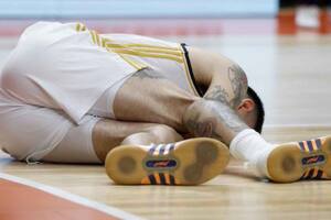 Gabriel Deck sufrió otra grave lesión de rodilla durante un partido de la liga de España