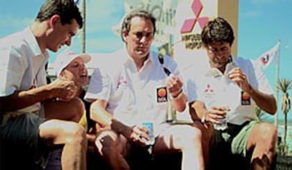 Junto a otros dos referentes del automovilismo argentino, Gabriel Furlan y René Zanatta, en una presentación del equipo Mitsubishi de Turismo Competición 2000 en Pinamar.