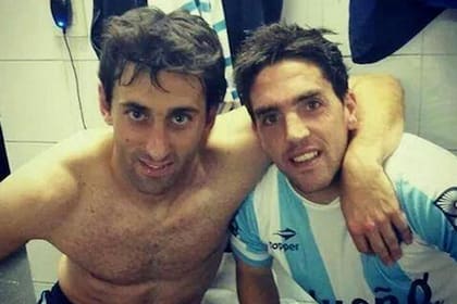 Gabriel Hauche y Diego Milito compartirán delantera con Gustavo Bou