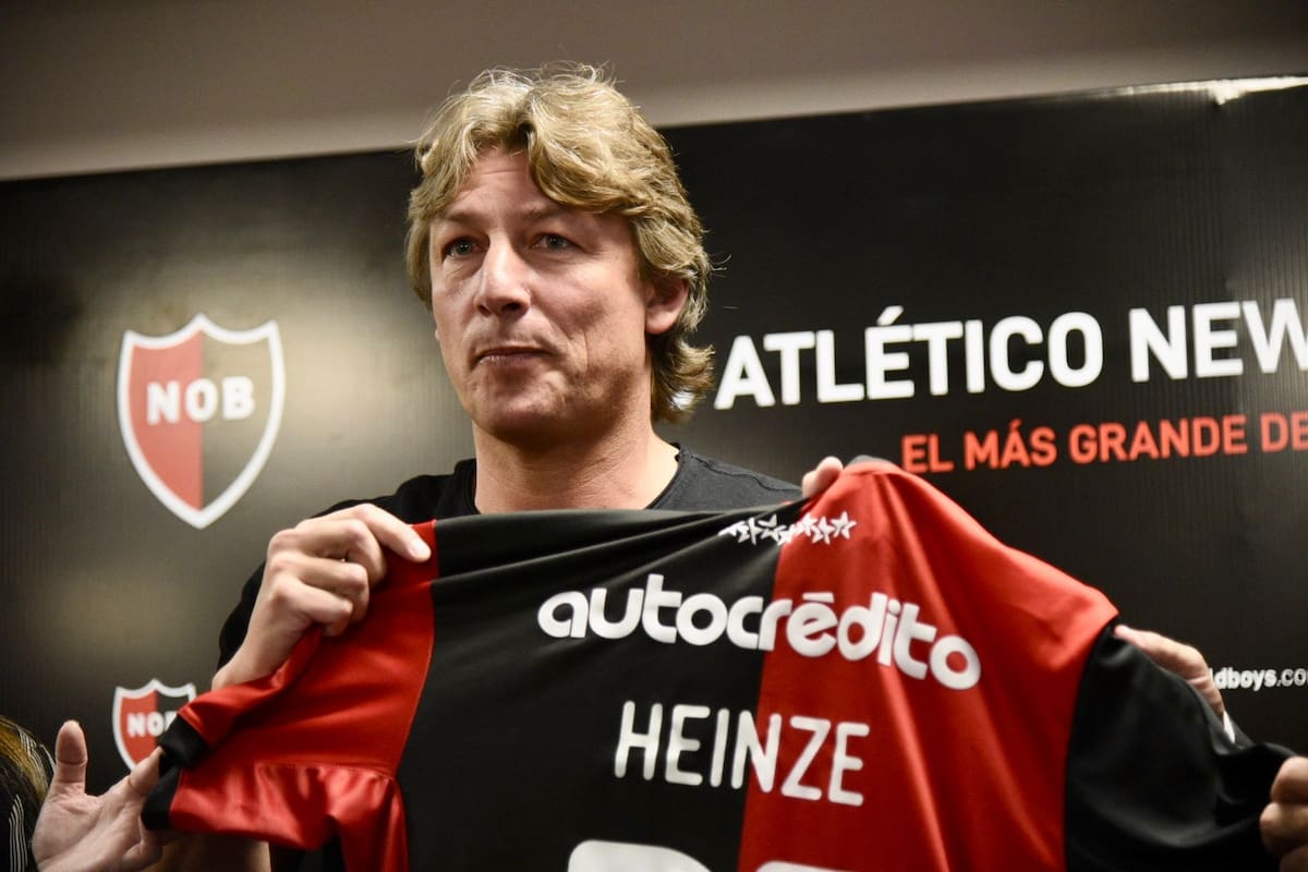 Gabriel Heinze durante su presentación como nuevo DT de Newell's