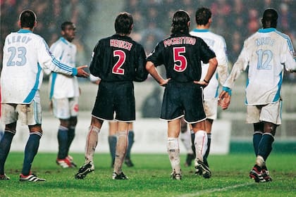 Heinze-Pochettino, la zaga central de PSG durante dos temporadas en la Liga francesa, de 2001 a 2003; "Él ya estuvo en París y lo hizo muy bien como jugador. Ahora sólo queda verlo y aprender del entrenador", cuenta el "Gringo"
