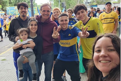 Gabriel Katopodis en la macha de Boca en apoyo a Riquelme