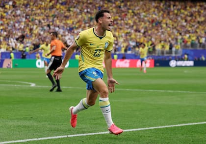 Gabriel Martinelli convirtió el gol agónico con el que Brasil eliminó a Japón de la Copa del Mundo