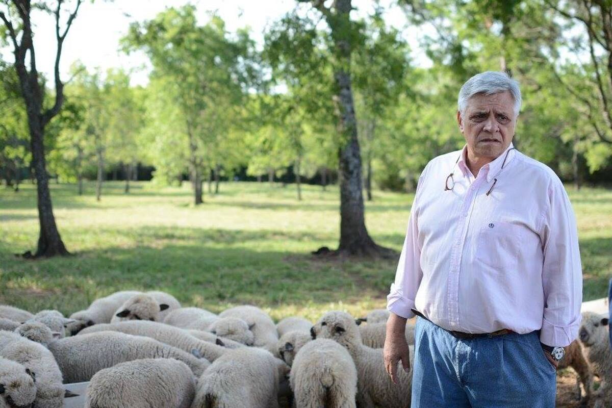 Gabriel Montiel en su establecimiento cerca de Posadas. Foto de gentileza Gabriel Montiel