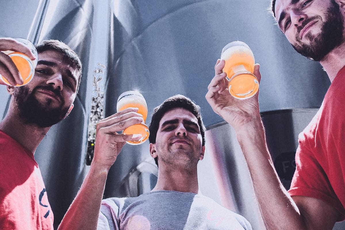 Gabriel, Pablo y Sebastián Goyeneche producen cerca de 60.000 litros mensuales