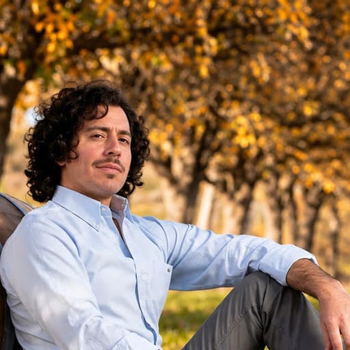 Gabriel Vivanco esta al frente de Bodega Kelëvi