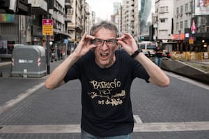 Gabriel Wolf, un macoco marcado por los años 80 que juega con las palabras y expresiones de esta época