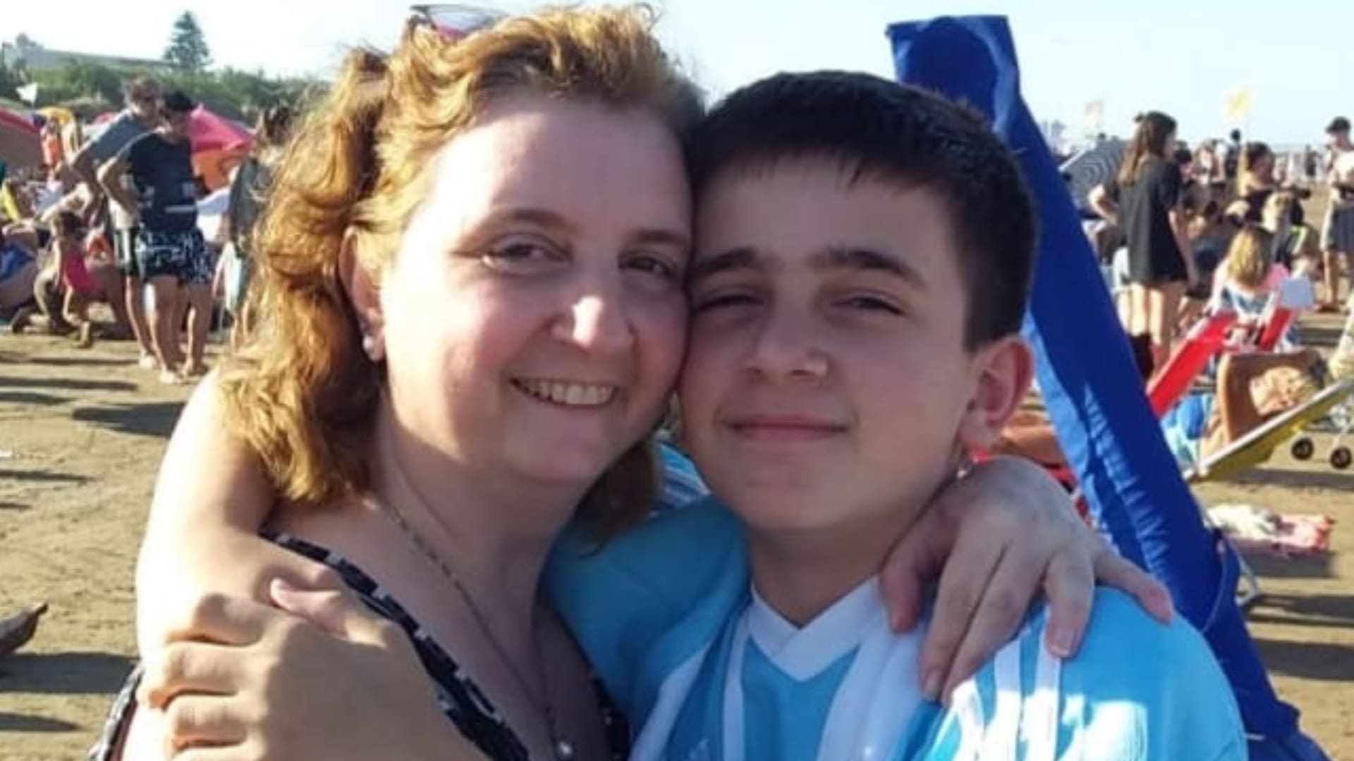 Gabriela junto a su hijo, el amor de su vida.