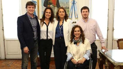 Gabriela Michetti junto a la intendenta Mónica Fein, la diputada nacional Anita Martínez y el diputado provincial Federico Angelini
