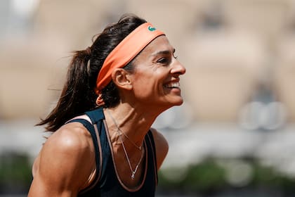 La sonrisa Gabriela Sabatini, disfrutando de su regreso a Roland Garros, ahora para competir en el torneo de leyendas.