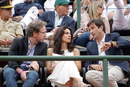 Gabriela Sabatini, junto al presidente de la AAP, Eduardo Novillo Astrada (h.), a la derecha