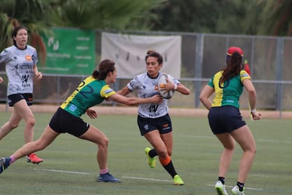 Gabriela Sánchez fue una de las pioneras que continuó su carrera en el rugby tras la "prohibición", se desempeñó en GEI y en el rugby de España