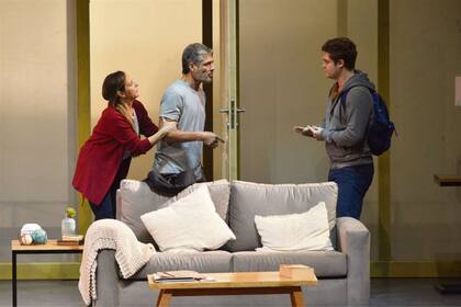 Gabriela Toscano, Germán Palacios y Tomás Kirzner en plena acción