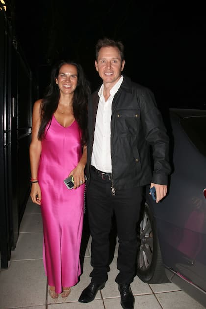 Gabriela Vaca Guzmán, con un vestido lencero, y Jorge Brito.