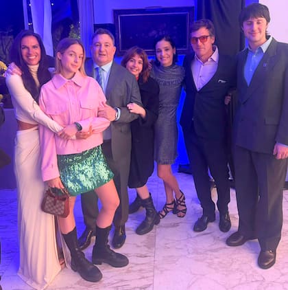 Gabriela Vaca Guzmán, Jazmín, Alejandro y Azul Macfarlane, Elena Bordeu, Cruz Pereyra Lucena y Vito Villamil