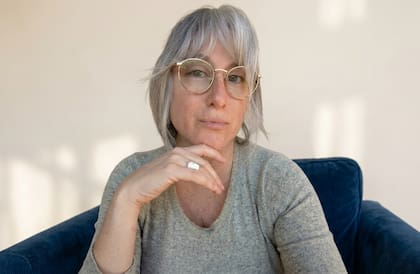 Gaby describe lo que sucede: "Con que pase una persona perfumada cerca, el humo de los autos, pasar por una vereda que estén baldeando, o la góndola del supermercado con productos de limpieza o perfumería, ya es terrorífico”.