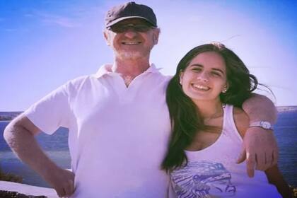 Gaby y su papá con quien tiene una relación de amor y complicidad