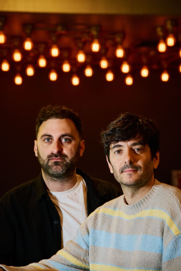 Gadiel Sztryk y Andrés Caminos son Sutottos, el dúo que es hijo dilecto del humor del under porteño de los 80