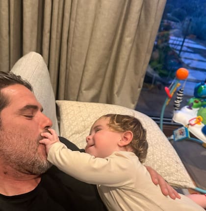 Gagi celebró el Día del Padre junto a su hijo Joaquín tras el infarto