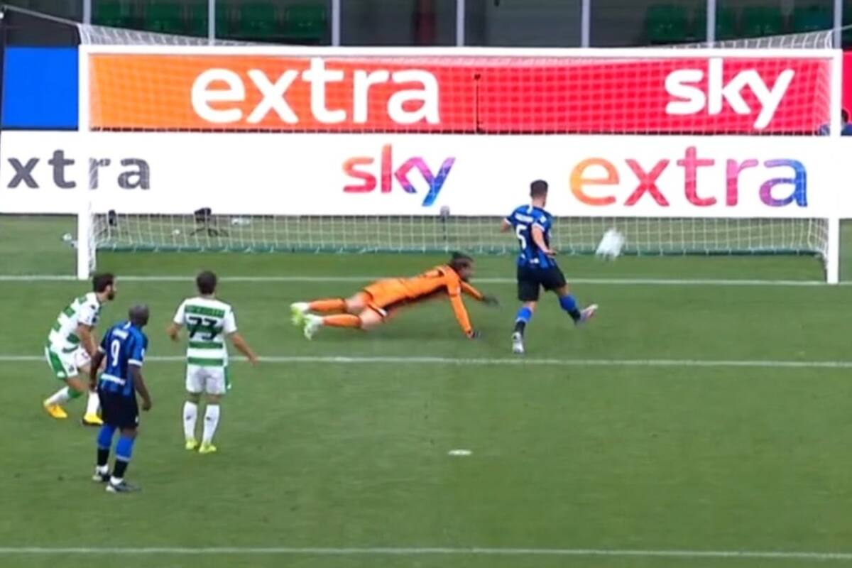 Gagliardini falló una ocasión increíble ante Sassuolo