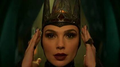 Gal Gadot interpreta a la Reina Malvada en la película