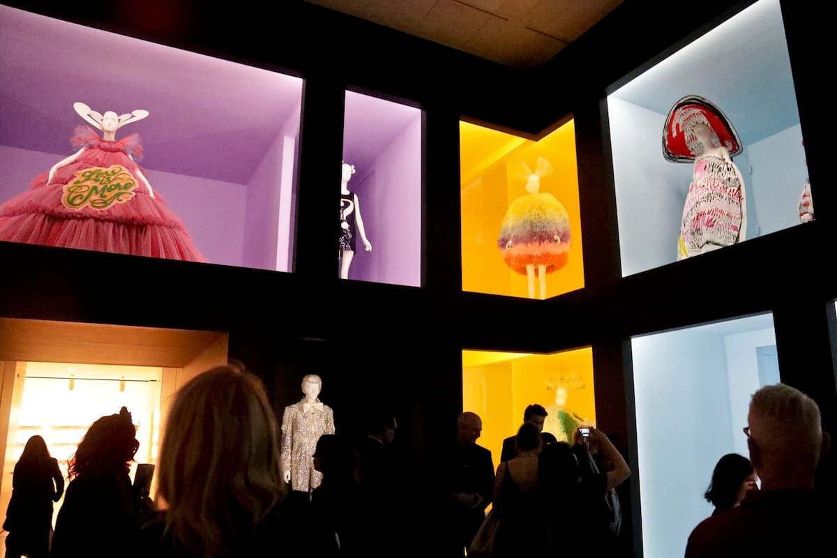 Gala exhibición de diseñadores de moda en el Metropolitan Museum of Arts Costume Institute "Camp: Notes on Fashion"