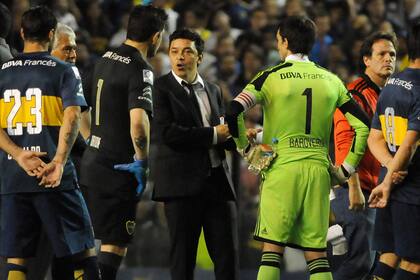 Gallardo, artífice de las cinco victorias consecutivas en mata-mata contra Boca: la noche del gas pimienta fue la segunda