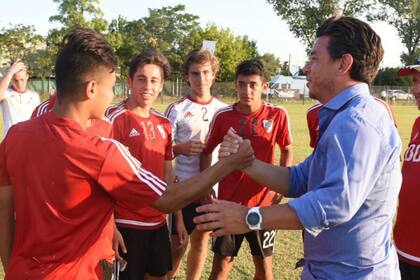 Gallardo es la cabeza fundamental del proyecto infanto-juvenil y mantiene asiduas reuniones con los coordinadores y entrenadores de las diferentes categorías