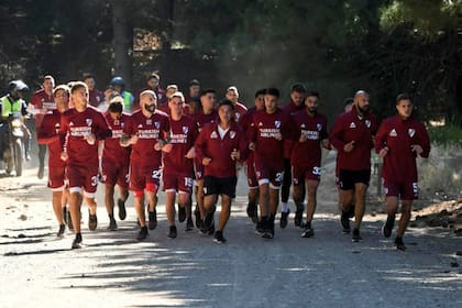 Gallardo lidera el grupo en San Martín de Los Andes: una semana de pretemporada en el Sur antes del regreso a la actividad oficial