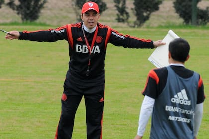 Gallardo tiene que armar el rompecabezas para la vuelta ante Tigres