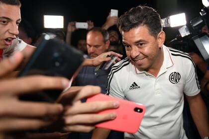 Gallardo y el cariño de la gente, en Mendoza