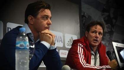 Gallardo y Hansing, durante la conferencia que duró 55 minutos
