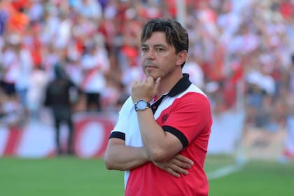 Gallardo y su llamativa chomba