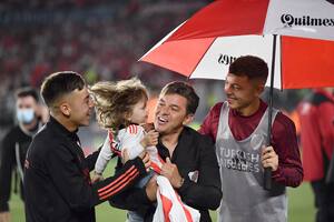 Gallardo y tres de sus hijos, en plena celebración